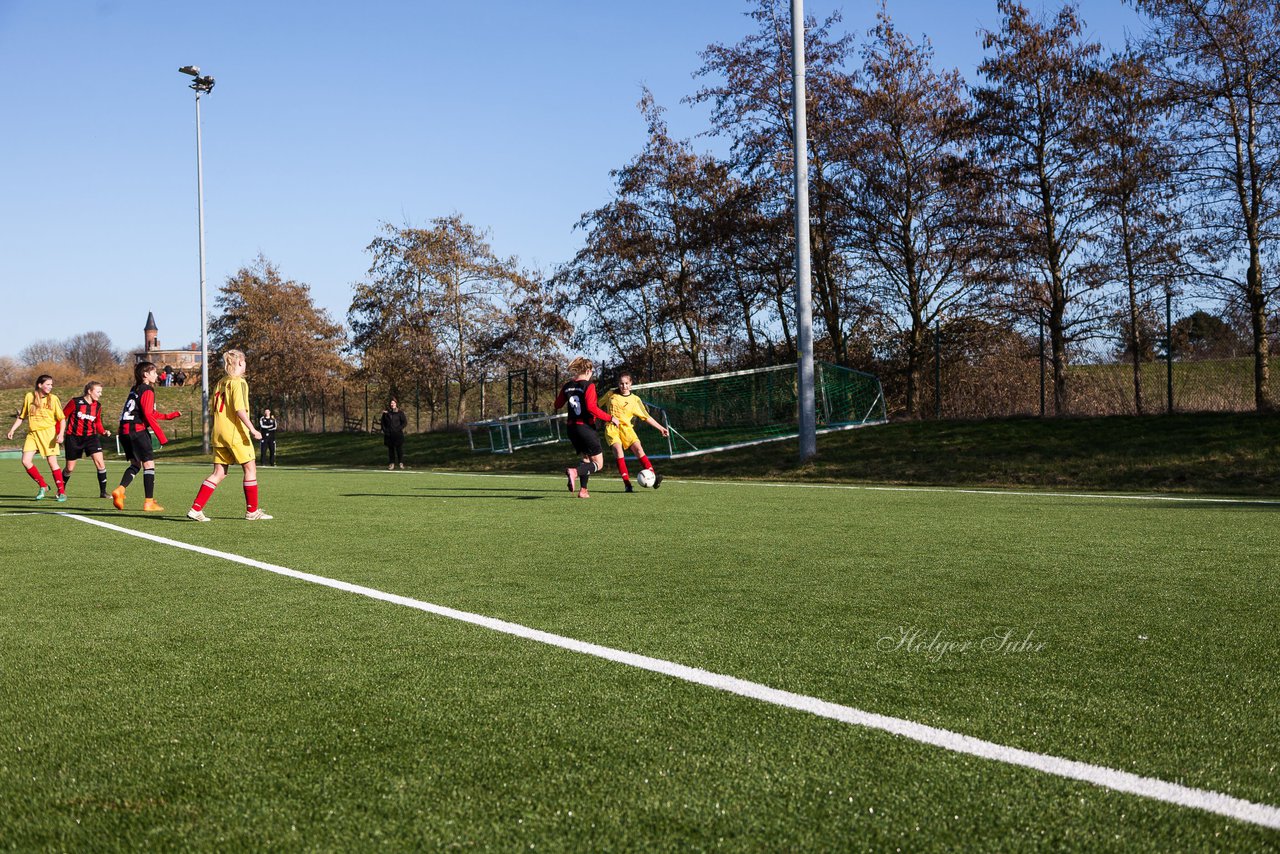 Bild 307 - B-Juniorinnen SG Weststeinburg/Bei - SV Fisia 03 : Ergebnis: 1:2